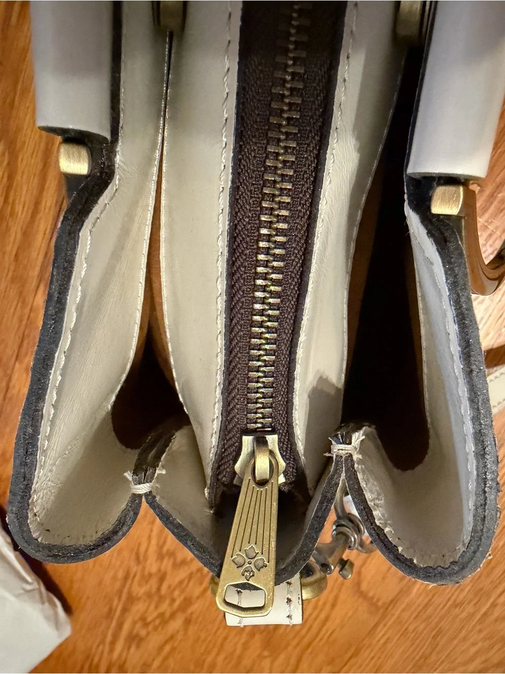 Patricia Nash Embossed Off-White Leather Purse w/Gold Handles & Shoulder Strap